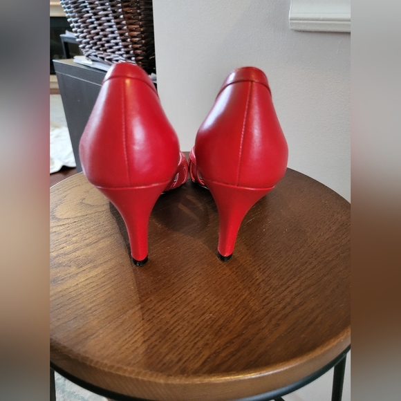 Enzo Angiolini Heels, Red, Size 7 - Picture 3 of 5